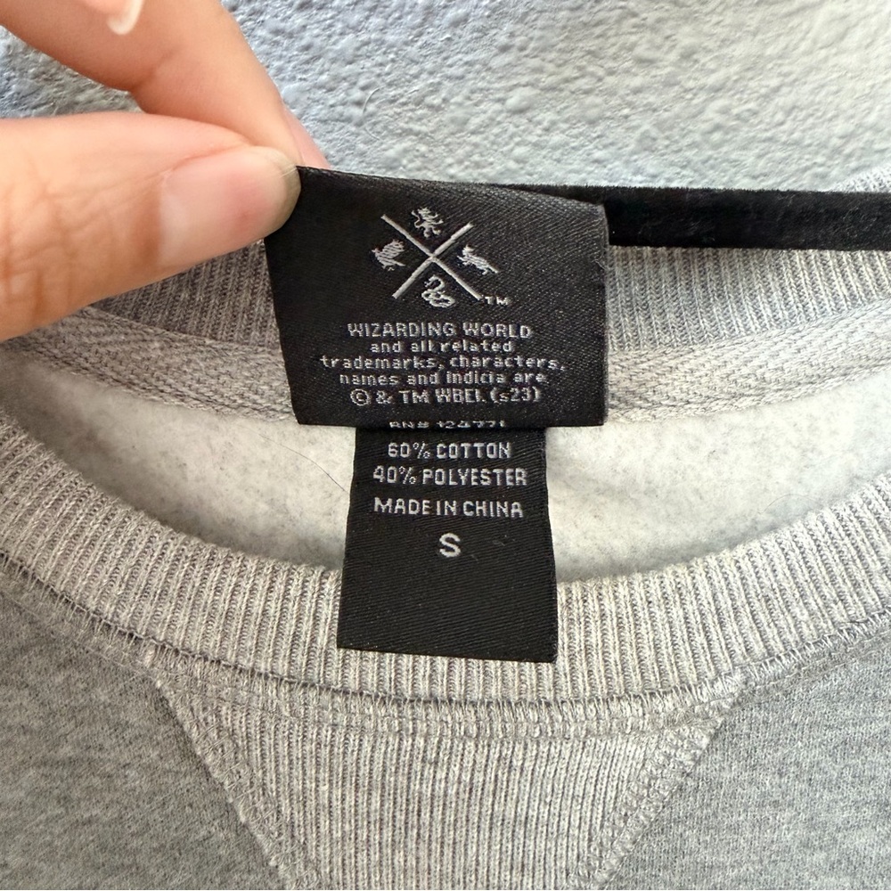 Warner Bros. Gray Crewneck Sweatshirt with Gold & Red Gryffindor Logo - Picture 3 of 8